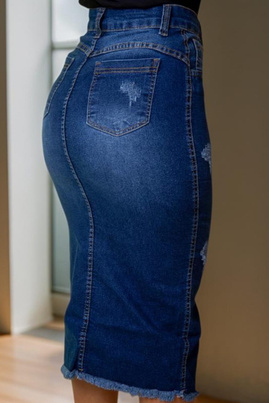 870b03303199efebc583965681cfc3a5.jpg Saia Jeans Longa com Botões Feminino Moda Evangélica - Imagem 4